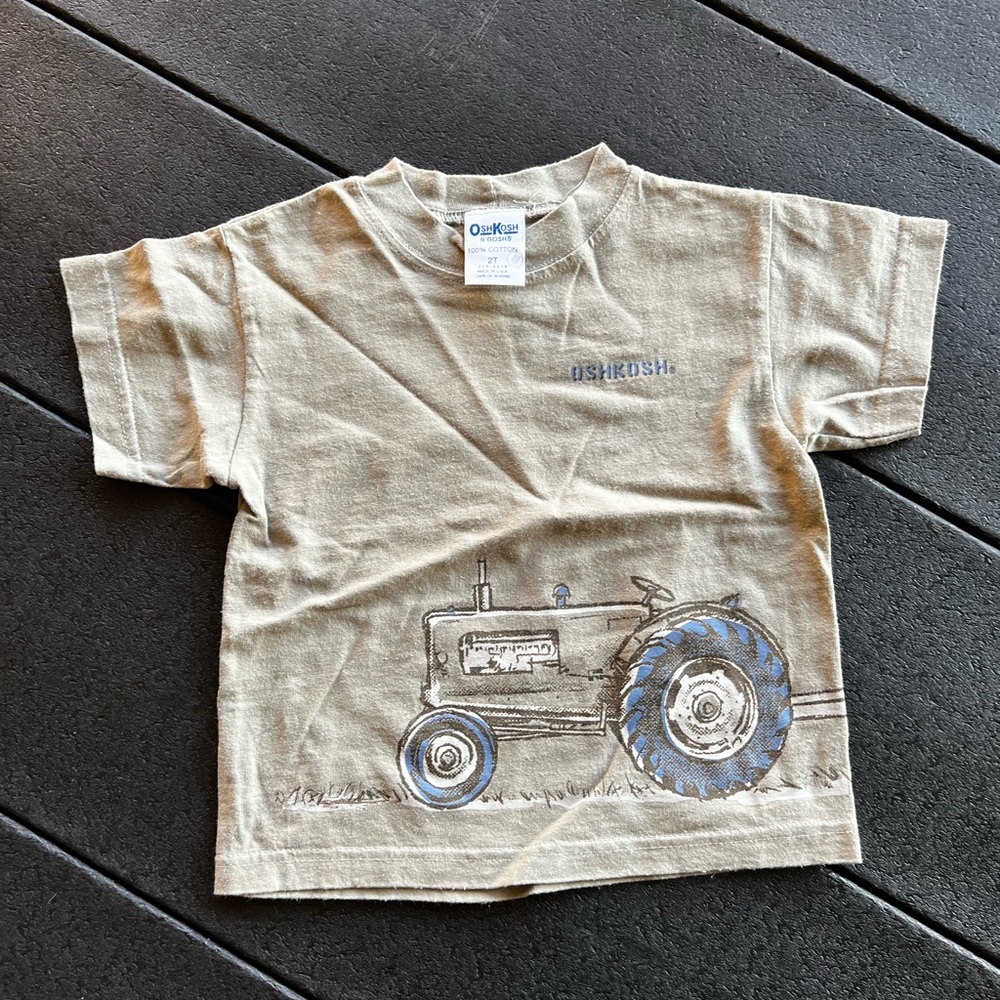 Oshkosh B’gosh T-shirt, size 2T